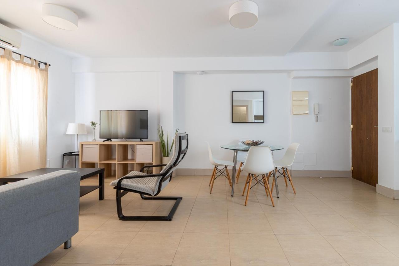 Fun Building Flats By Homeabout Malaga Exterior photo