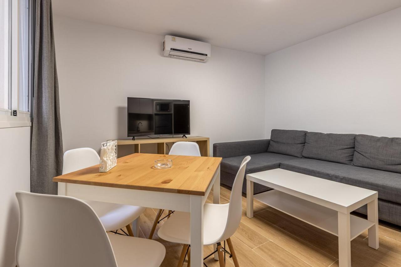 Fun Building Flats By Homeabout Malaga Exterior photo